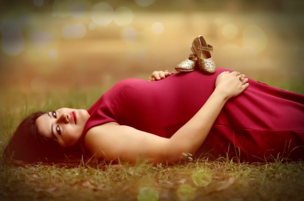 Image of Maternity Photoshoot In Varanasi-6